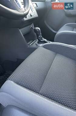 Мінівен Volkswagen Touran 2015 в 