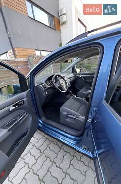 Мінівен Volkswagen Touran 2015 в 