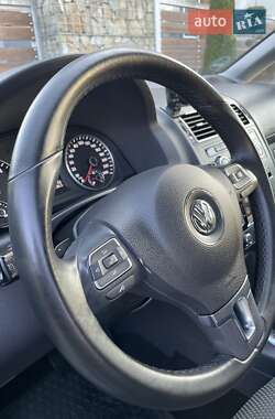 Мінівен Volkswagen Touran 2015 в 