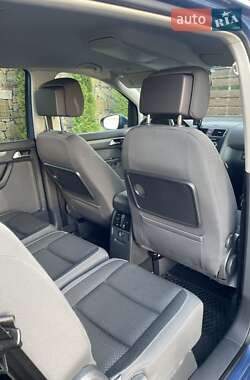 Мінівен Volkswagen Touran 2015 в 