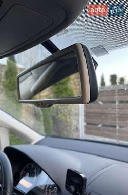 Мінівен Volkswagen Touran 2015 в 