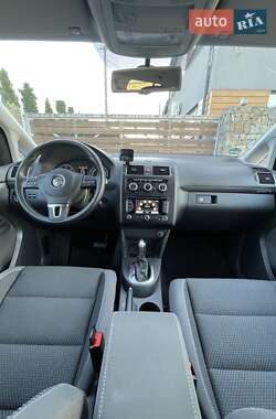 Мінівен Volkswagen Touran 2015 в 