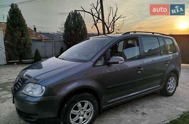 Минивэн Volkswagen Touran 2004 в 
