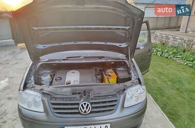 Минивэн Volkswagen Touran 2004 в 