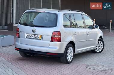 Минивэн Volkswagen Touran 2007 в 