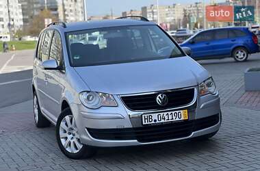 Минивэн Volkswagen Touran 2007 в 