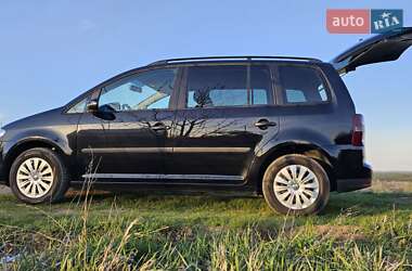 Минивэн Volkswagen Touran 2010 в 