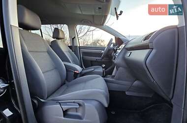 Минивэн Volkswagen Touran 2010 в 