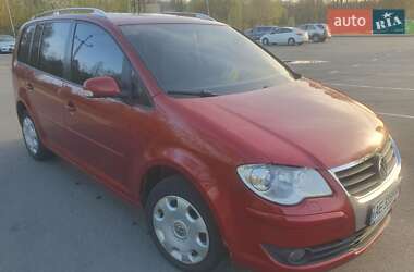 Мінівен Volkswagen Touran 2007 в 