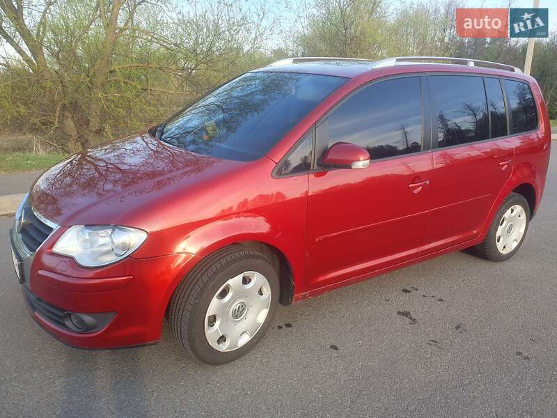 Мінівен Volkswagen Touran 2007 в 