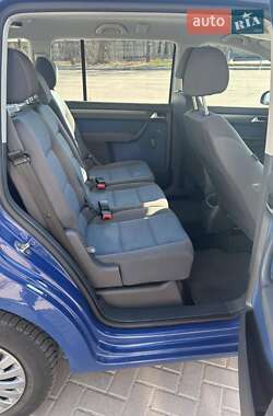 Минивэн Volkswagen Touran 2009 в 