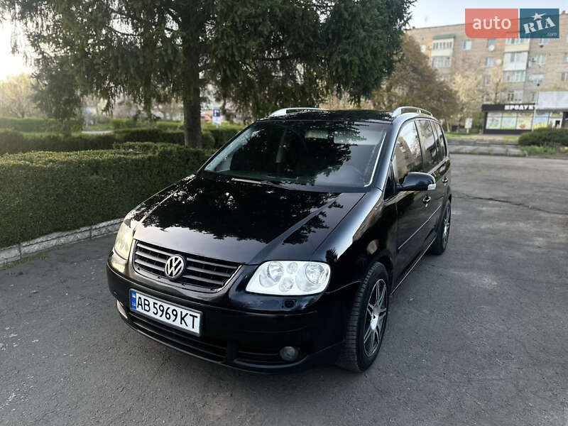 Минивэн Volkswagen Touran 2004 в 