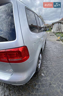 Минивэн Volkswagen Touran 2013 в 