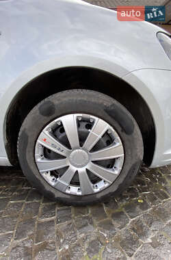 Минивэн Volkswagen Touran 2013 в 