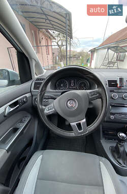 Минивэн Volkswagen Touran 2013 в 