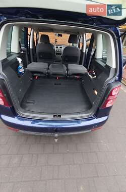 Мінівен Volkswagen Touran 2010 в 