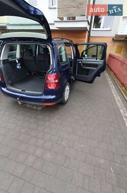 Мінівен Volkswagen Touran 2010 в 