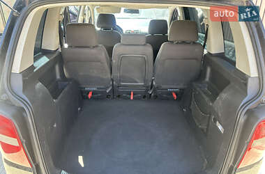 Минивэн Volkswagen Touran 2004 в 
