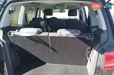 Минивэн Volkswagen Touran 2012 в 
