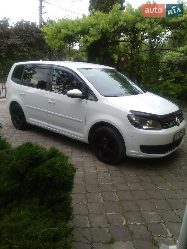 Volkswagen Touran 2012