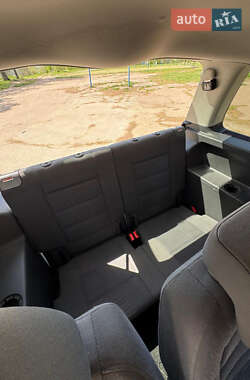 Мінівен Volkswagen Touran 2009 в 