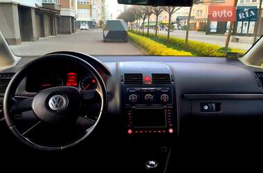 Минивэн Volkswagen Touran 2004 в 