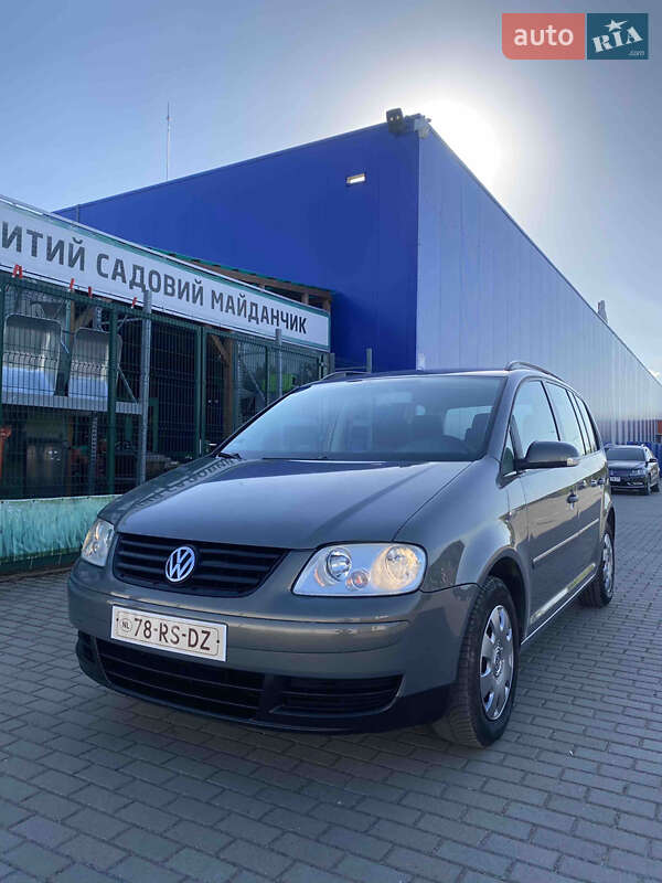 Мінівен Volkswagen Touran 2006 в 