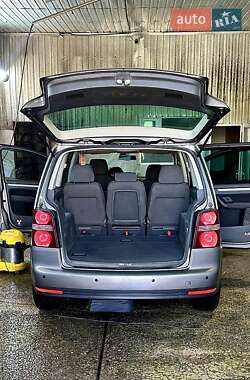 Минивэн Volkswagen Touran 2007 в 