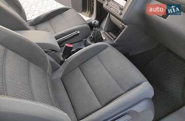 Мінівен Volkswagen Touran 2010 в 