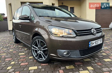 Мінівен Volkswagen Touran 2011 в 