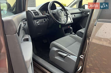 Мінівен Volkswagen Touran 2011 в 