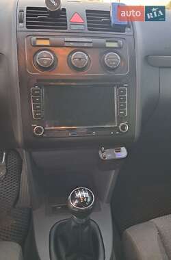 Мінівен Volkswagen Touran 2004 в 