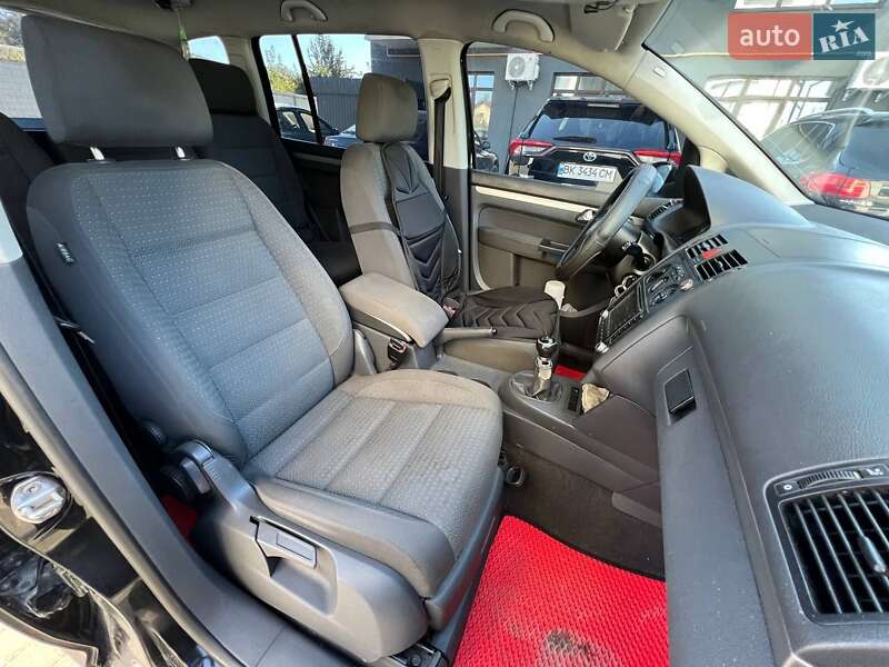 Мінівен Volkswagen Touran 2005 в Покровському