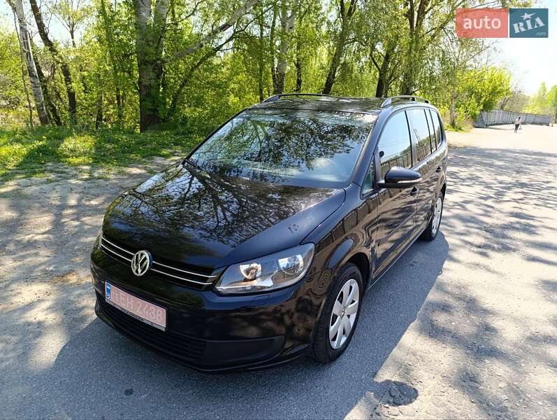 Минивэн Volkswagen Touran 2011 в 