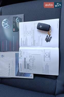 Минивэн Volkswagen Touran 2011 в 