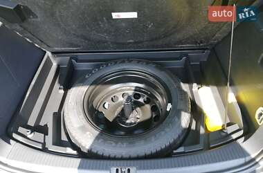 Мінівен Volkswagen Touran 2006 в 