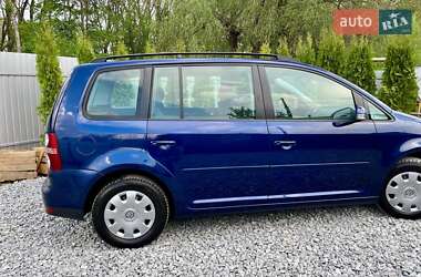 Минивэн Volkswagen Touran 2007 в 