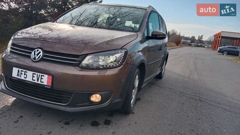 Мінівен Volkswagen Touran 2012 в Тячеві
