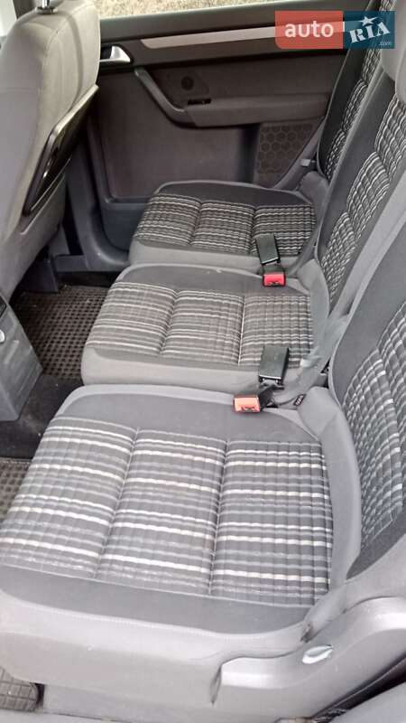 Мінівен Volkswagen Touran 2012 в Тячеві