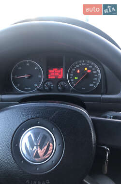 Мінівен Volkswagen Touran 2006 в 