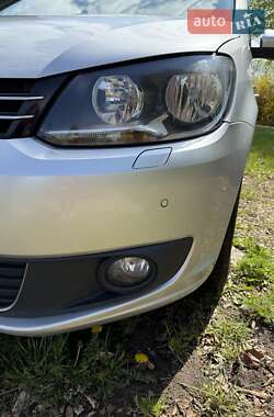Мінівен Volkswagen Touran 2015 в 