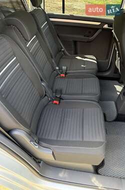 Мінівен Volkswagen Touran 2015 в 