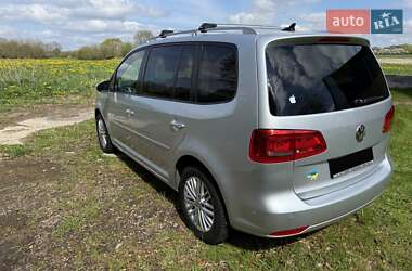 Мінівен Volkswagen Touran 2015 в 