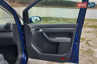 Минивэн Volkswagen Touran 2008 в 