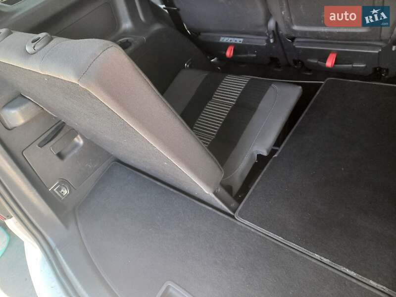 Минивэн Volkswagen Touran 2009 в Жмеринке