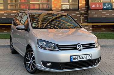 Минивэн Volkswagen Touran 2010 в Житомире
