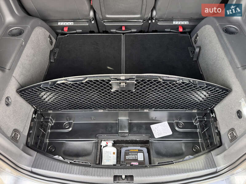 Минивэн Volkswagen Touran 2012 в Луцке