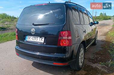 Минивэн Volkswagen Touran 2009 в 