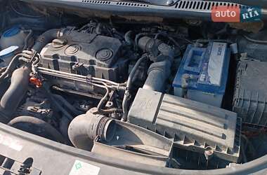 Минивэн Volkswagen Touran 2009 в 