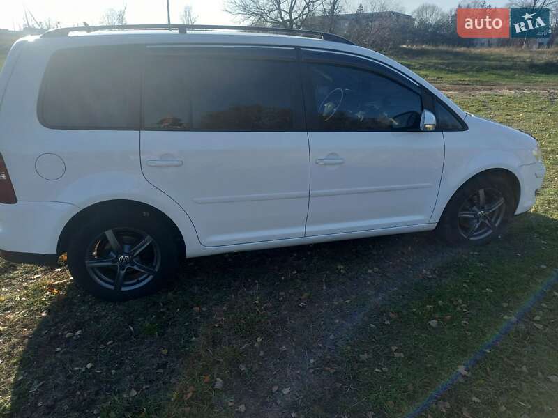 Мінівен Volkswagen Touran 2009 в Сарнах фото 16 Мінівен Volkswagen Touran 2009 в Сарнах